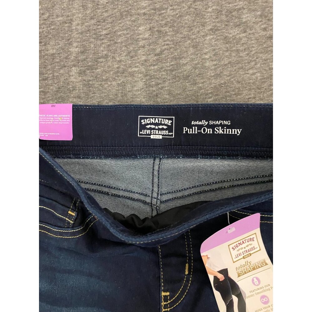Levi's Signature Gold Womens Jeans Size 8 Pull On Skinny Totally Shaping Stretch - Picture 3 of 7